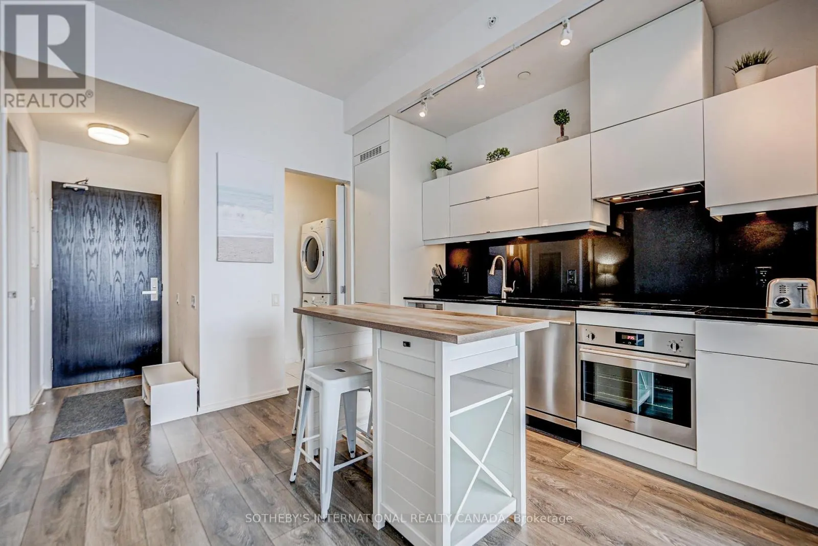 506 - 125 PETER STREET