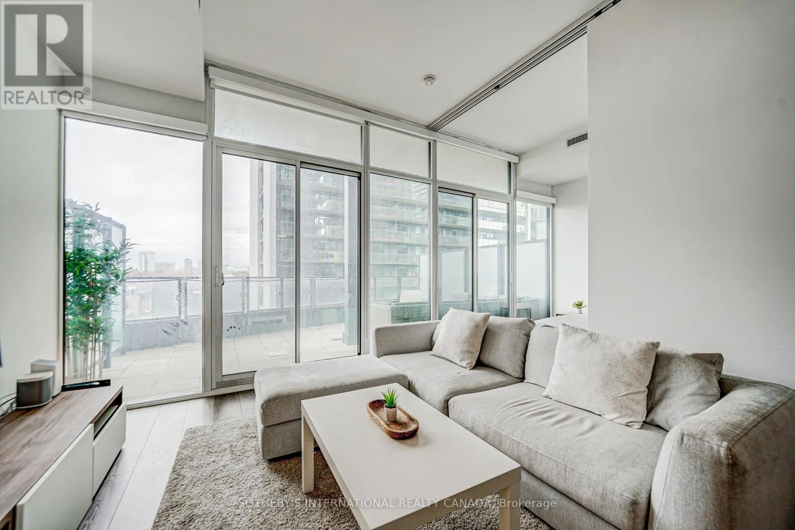 506 - 125 PETER STREET