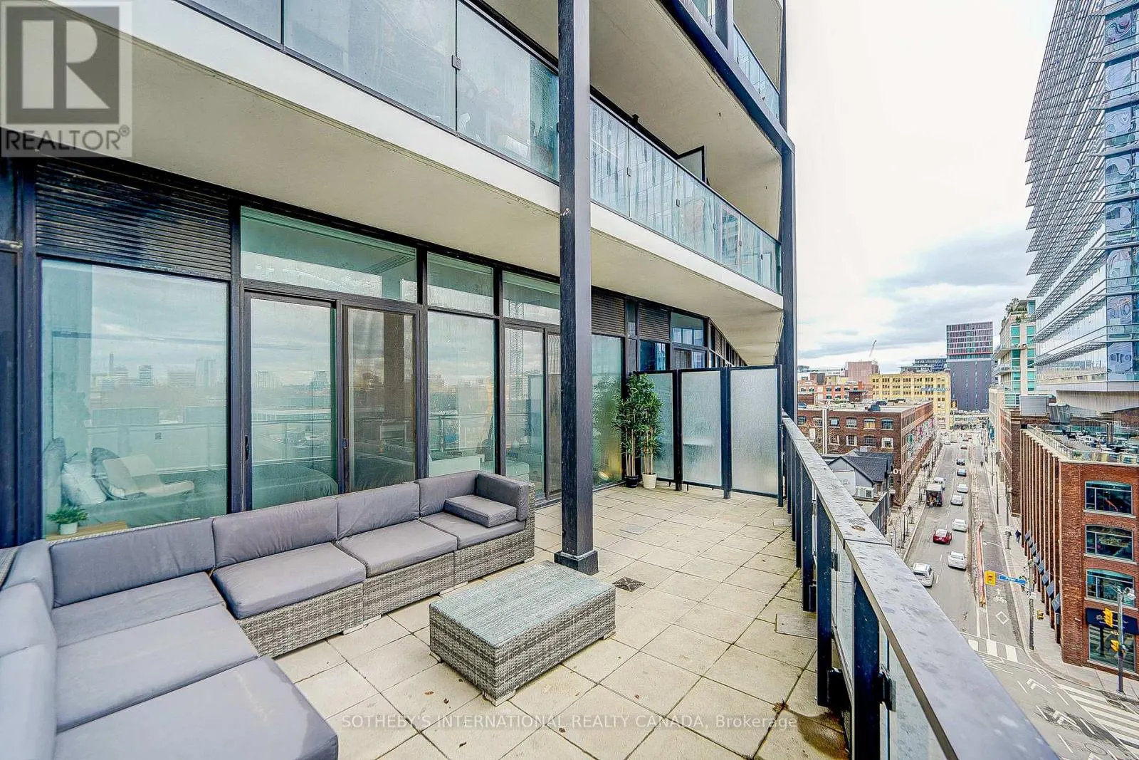 506 - 125 PETER STREET