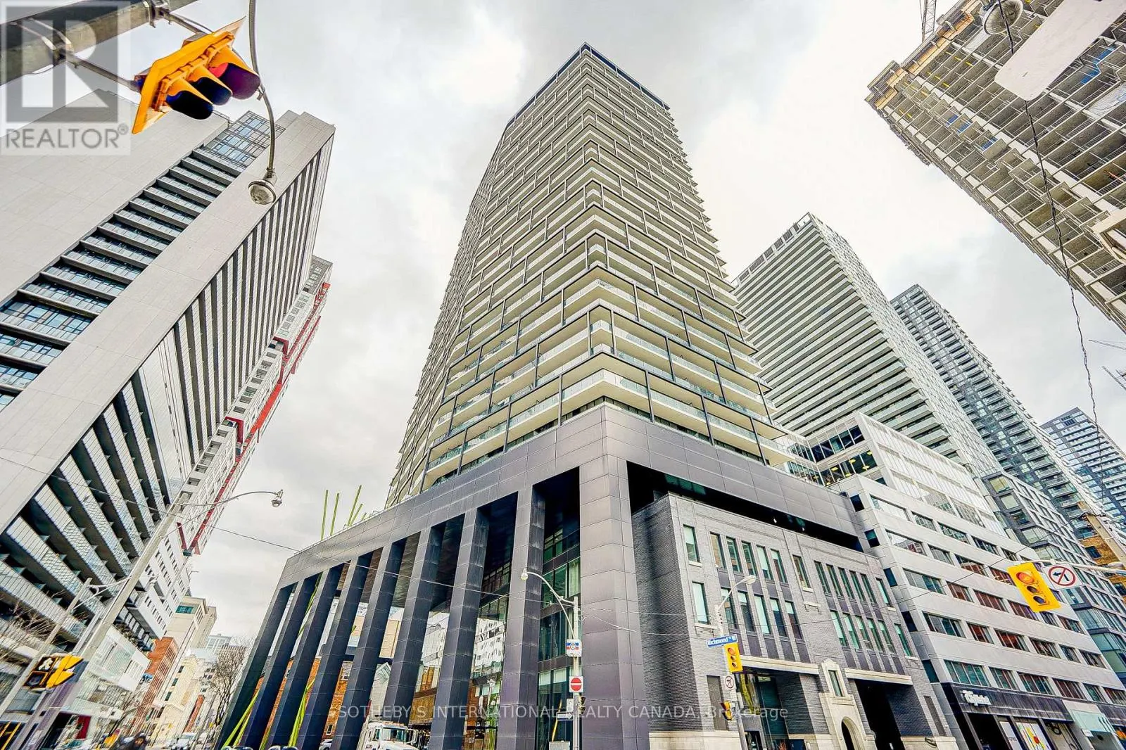 506 - 125 PETER STREET