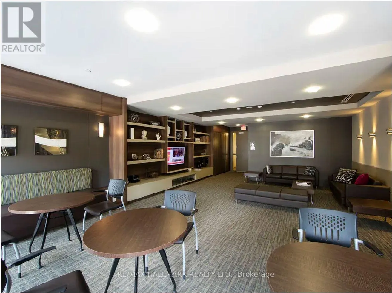 408 - 570 BAY STREET