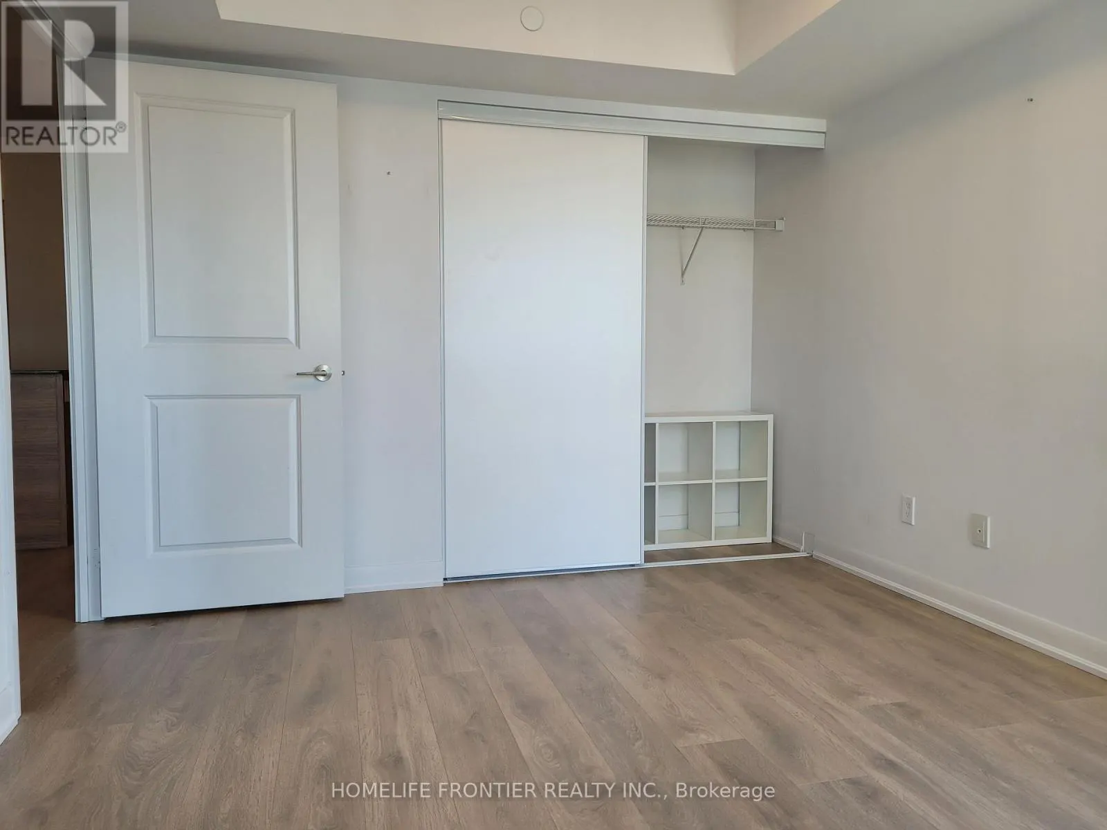 1807 - 5168 YONGE STREET