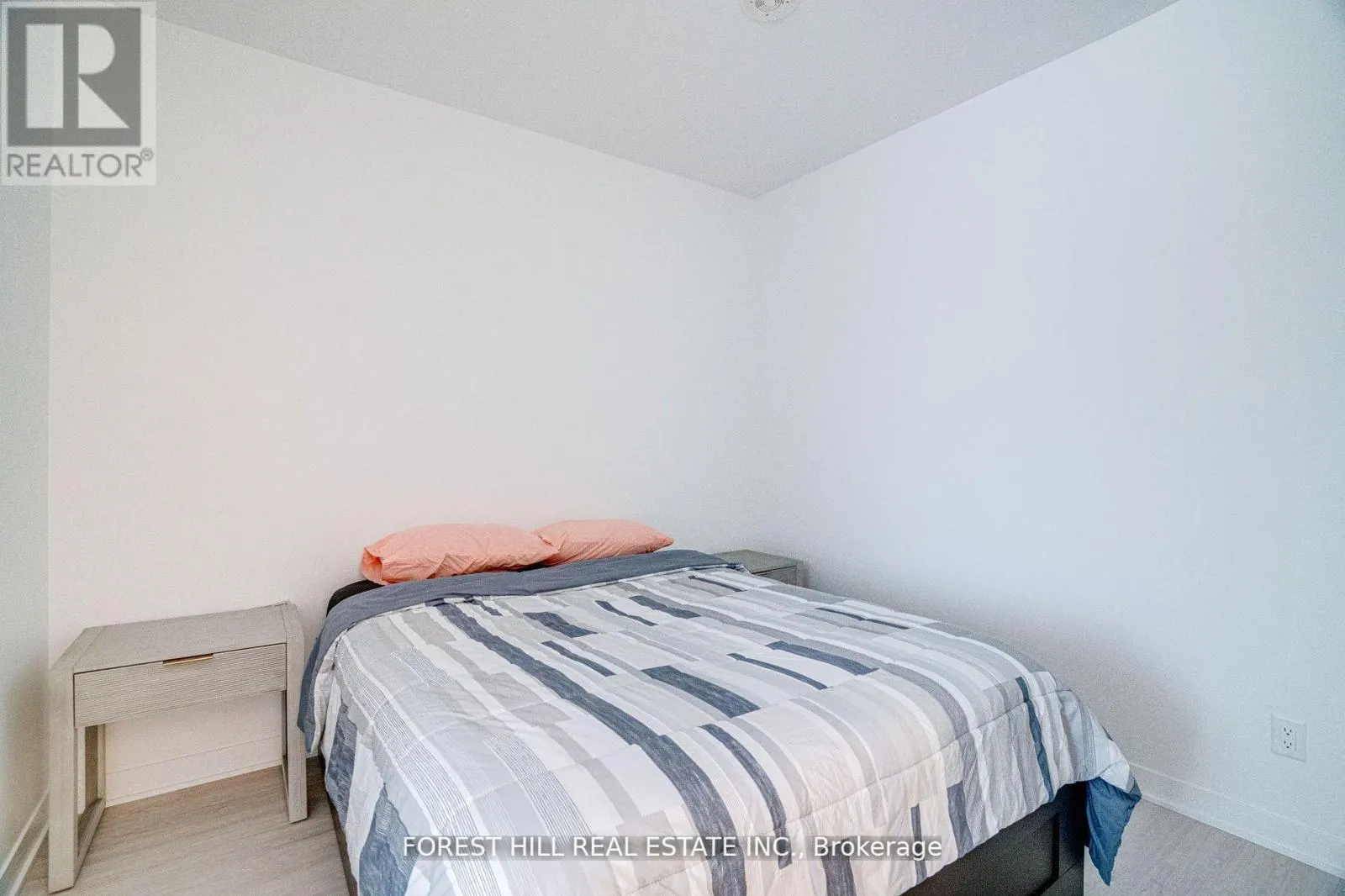 209 - 185 ALBERTA AVENUE