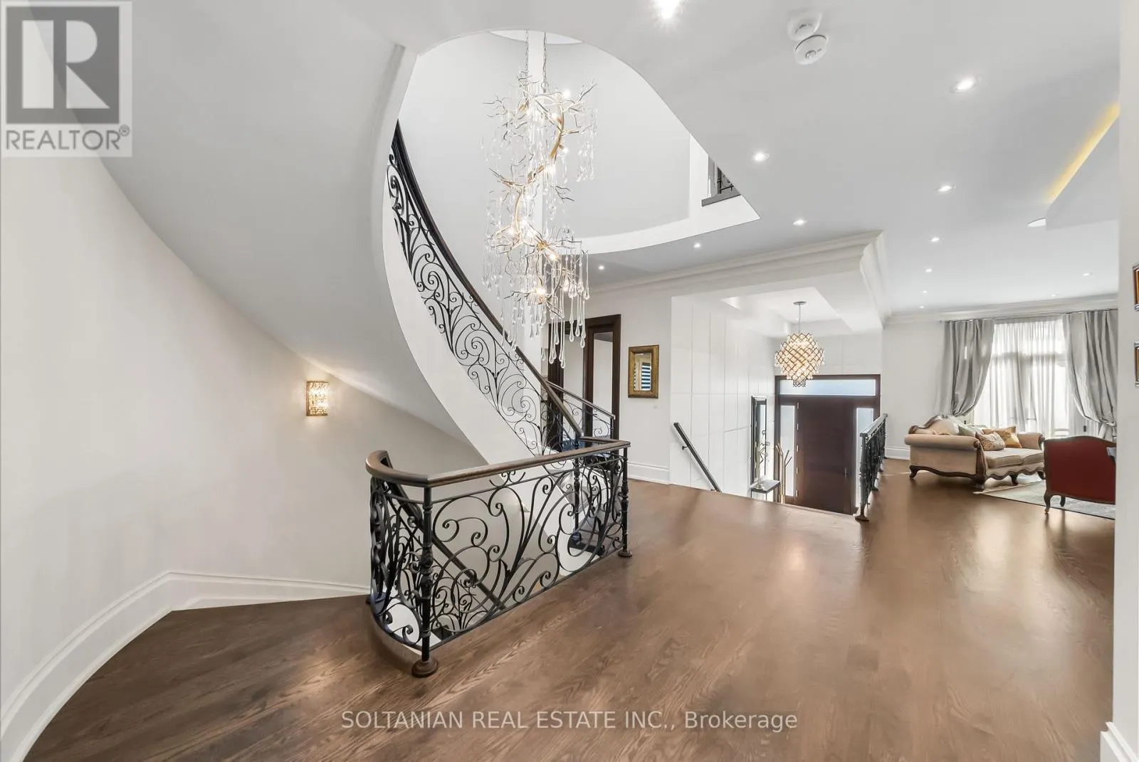 352 PATRICIA AVENUE