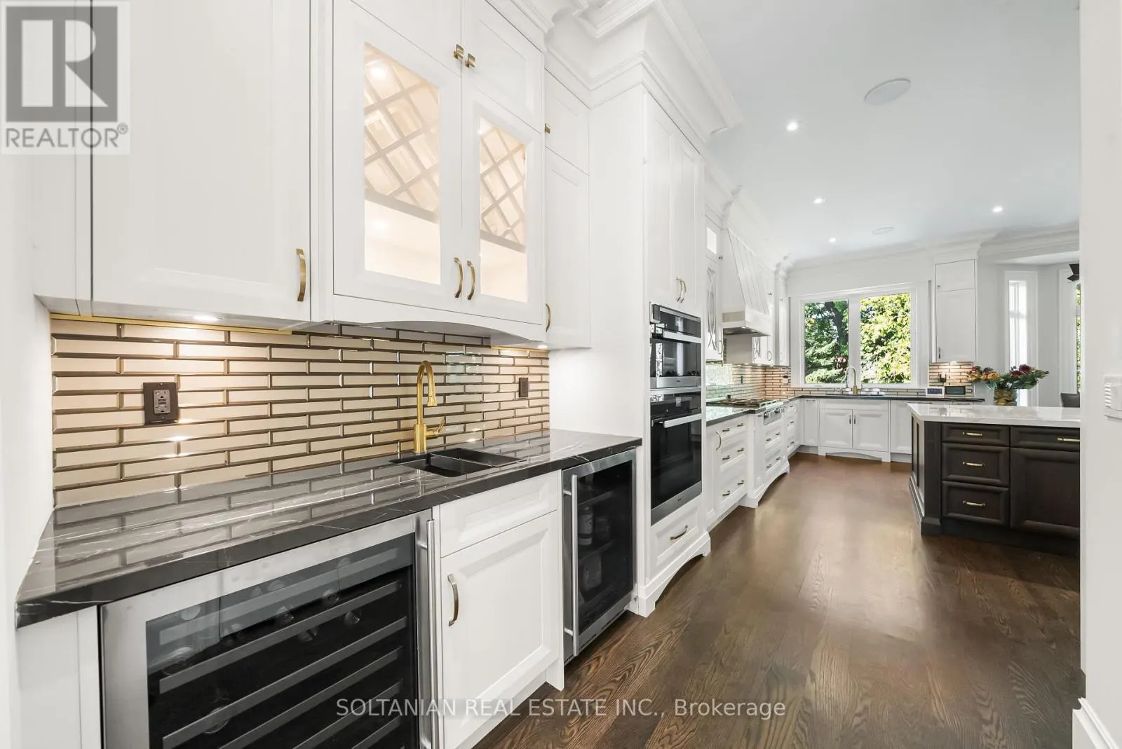 352 PATRICIA AVENUE