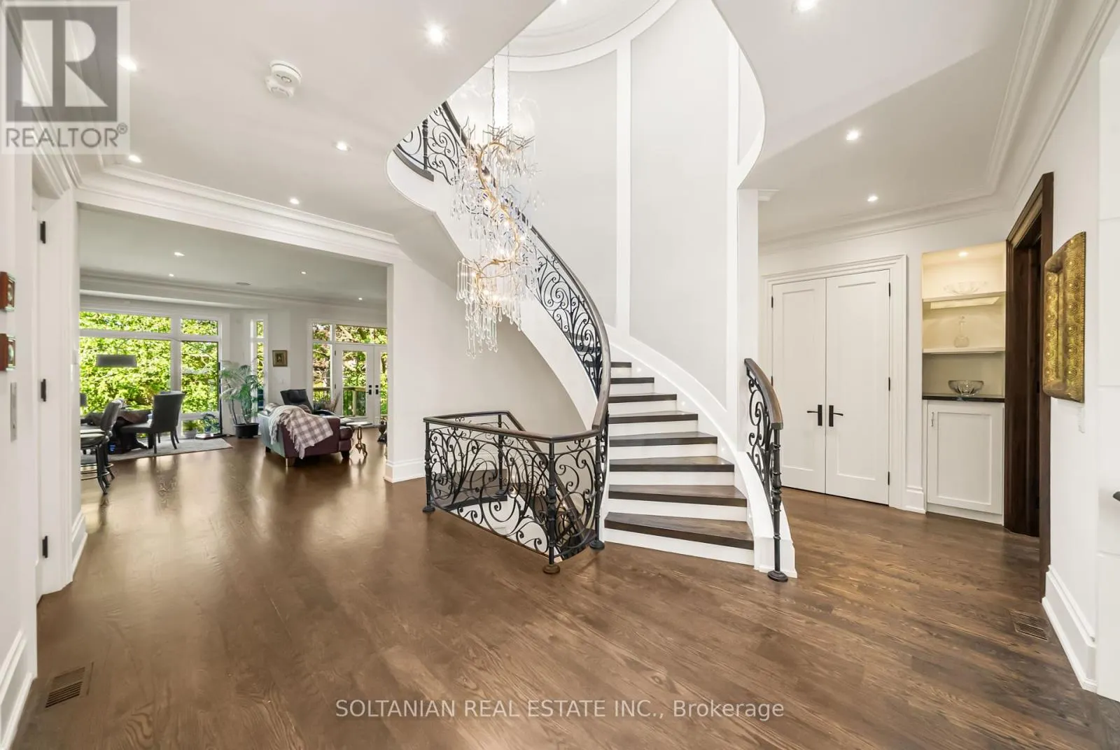 352 PATRICIA AVENUE