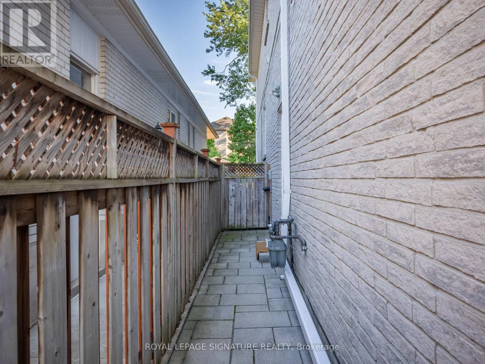 BSMT - 279 HOUNSLOW AVENUE S