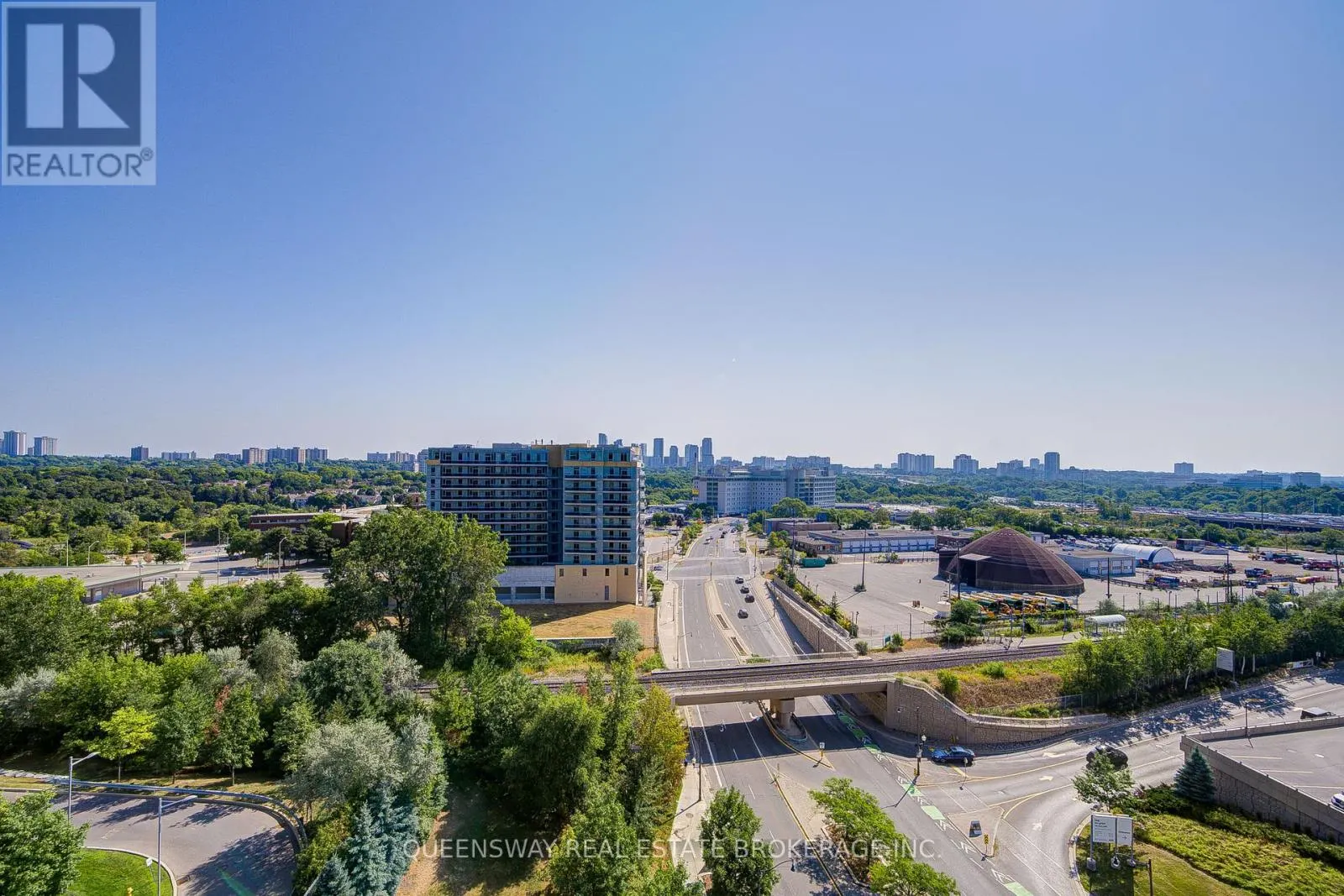1011 - 29 SINGER COURT