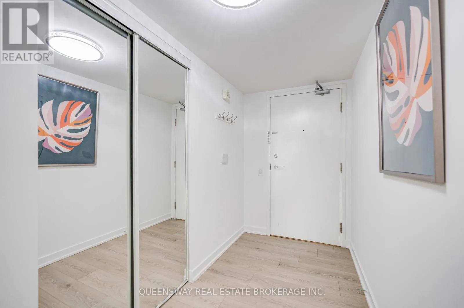 1011 - 29 SINGER COURT