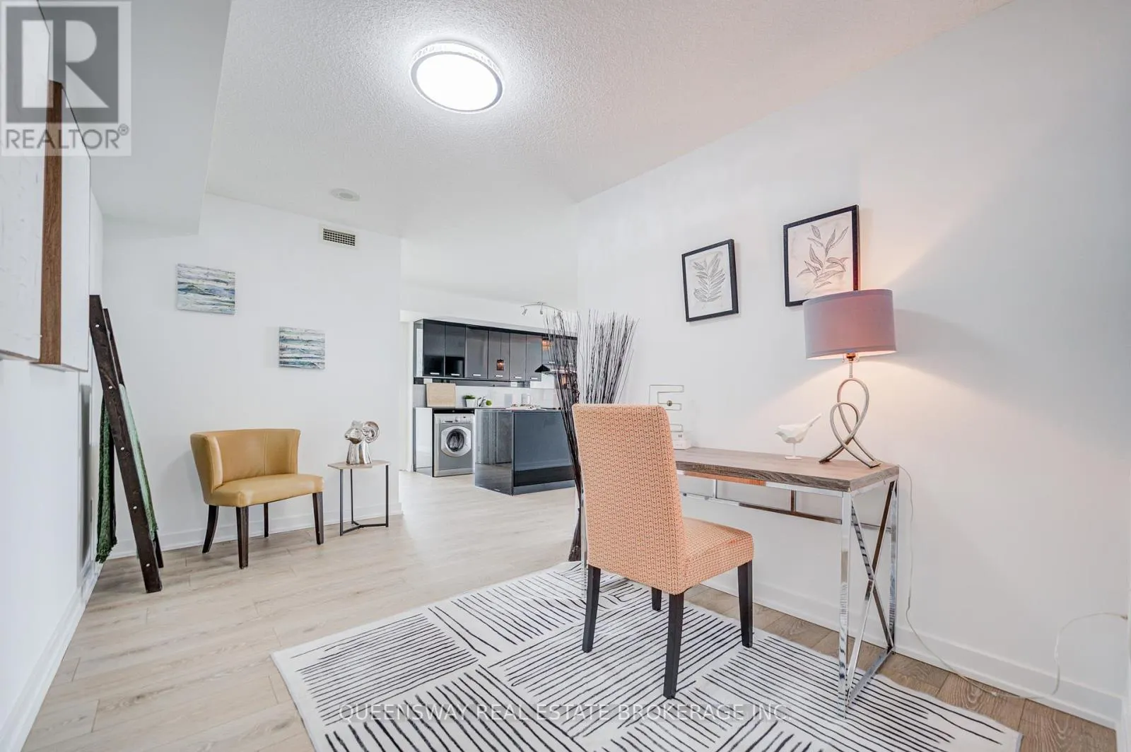 1011 - 29 SINGER COURT