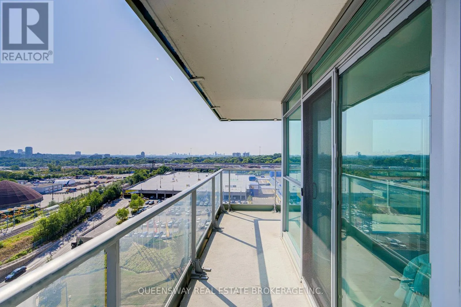 1011 - 29 SINGER COURT