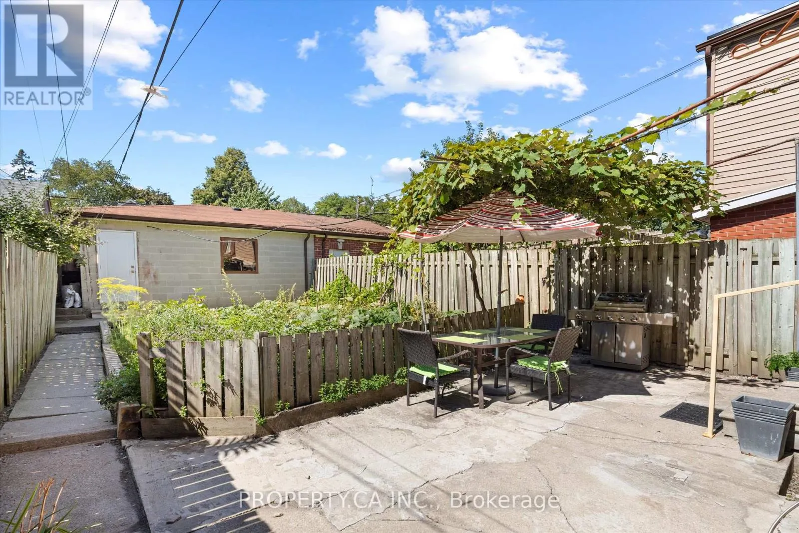 790 MANNING AVENUE