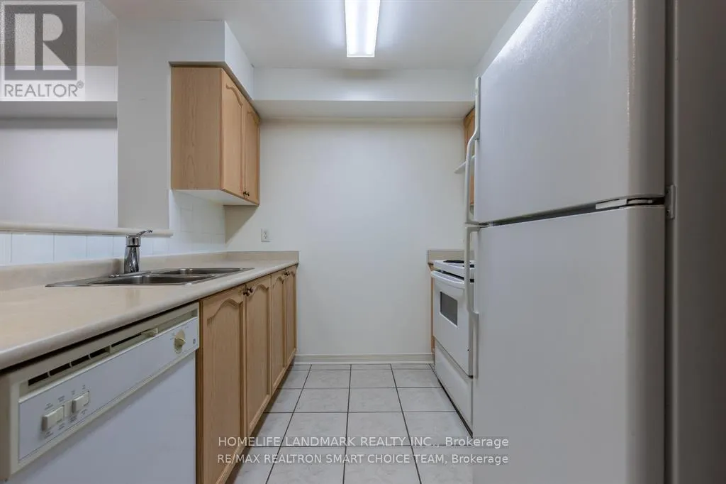 607 - 22 OLIVE AVENUE