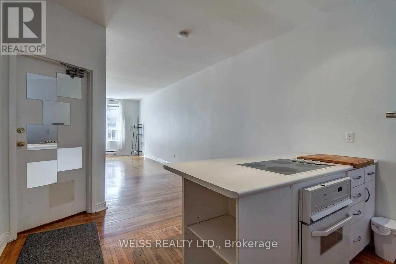2ND FL - 1114 QUEEN STREET W