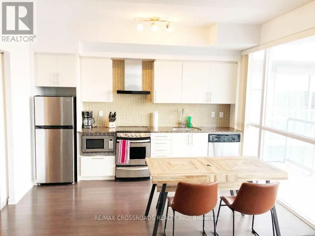 1612 - 352 FRONT STREET W