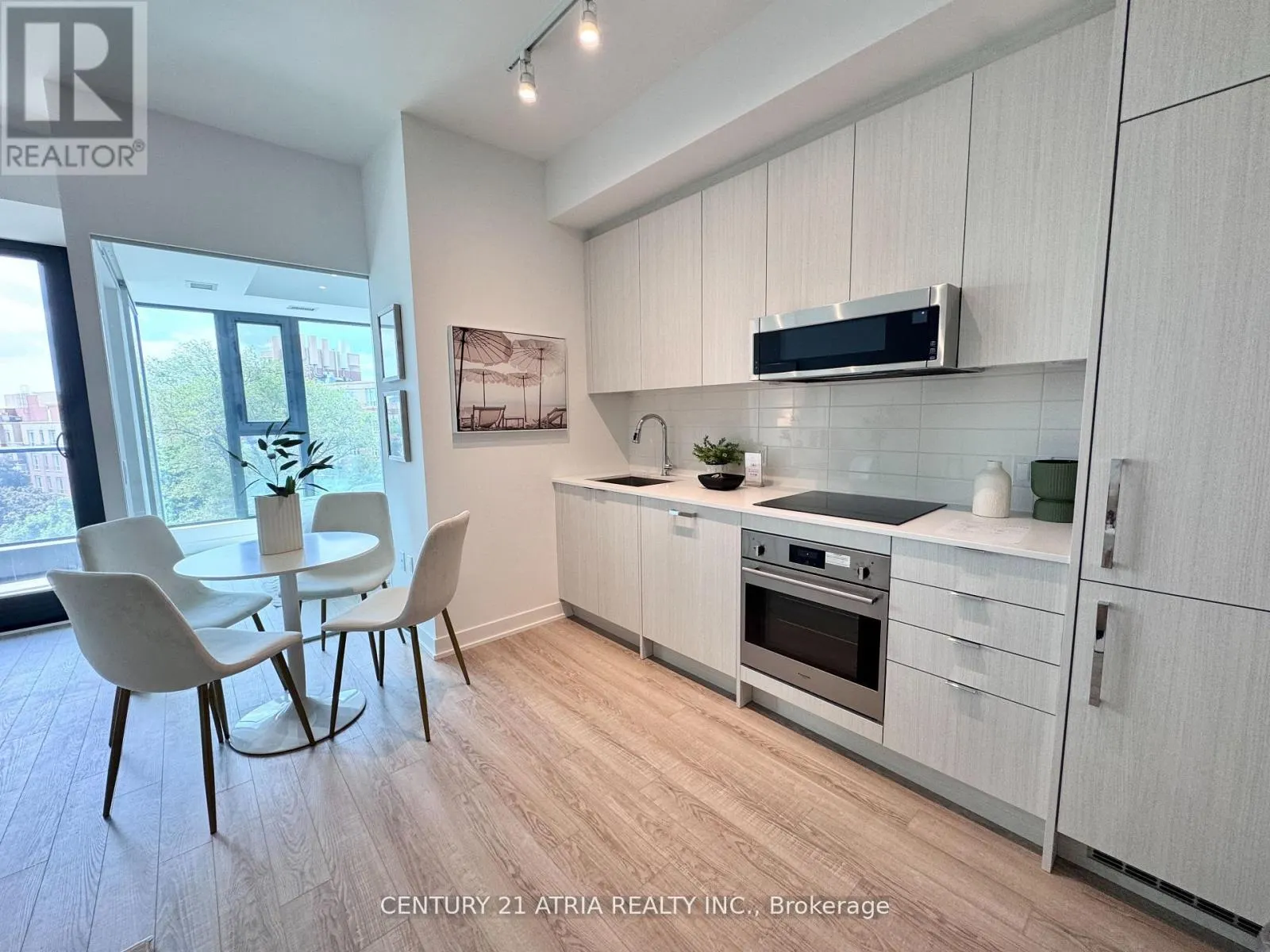 612 - 250 LAWRENCE AVENUE W