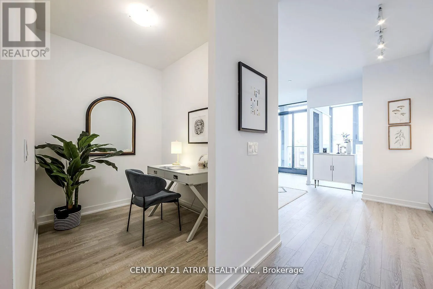 717 - 250 LAWRENCE AVENUE W