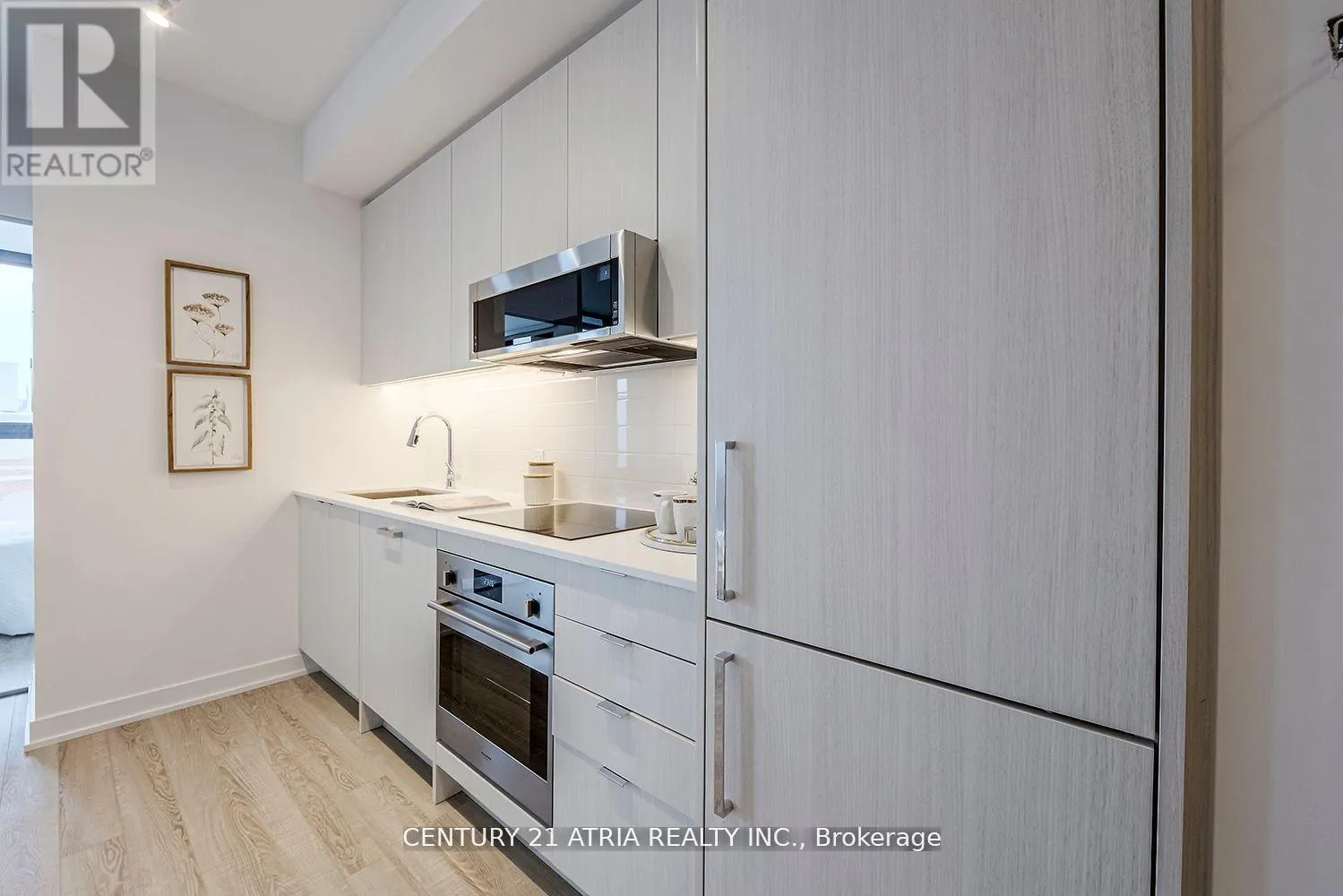 717 - 250 LAWRENCE AVENUE W