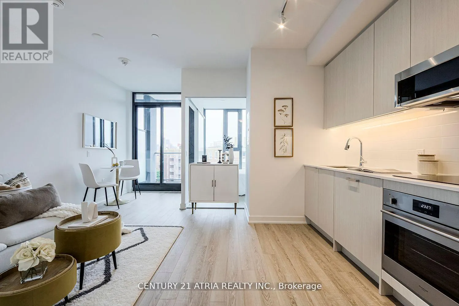 717 - 250 LAWRENCE AVENUE W