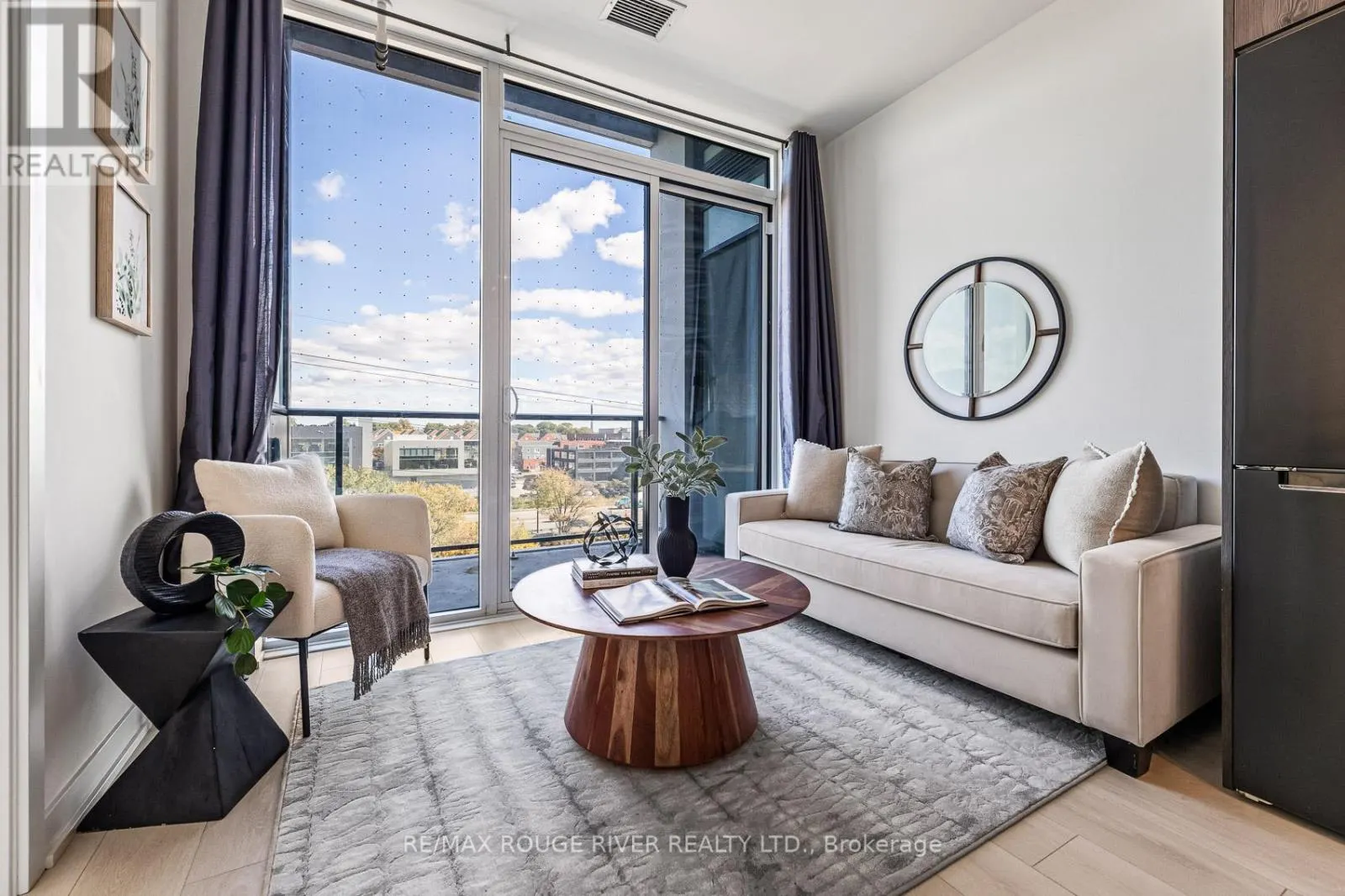 402 - 5 DEFRIES STREET