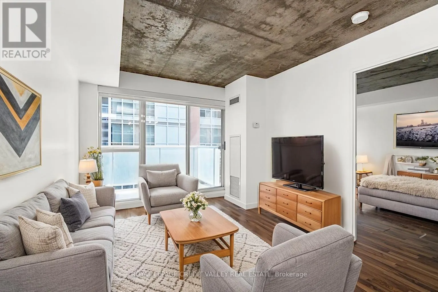 505 - 1005 KING STREET W
