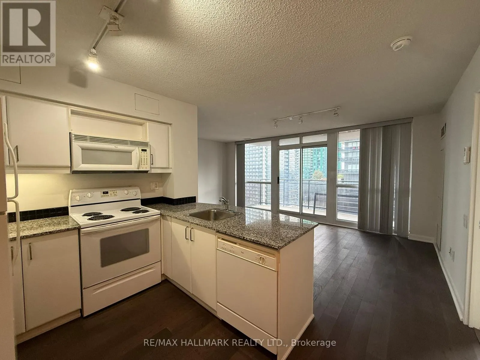 2507 - 33 SHEPPARD AVENUE E
