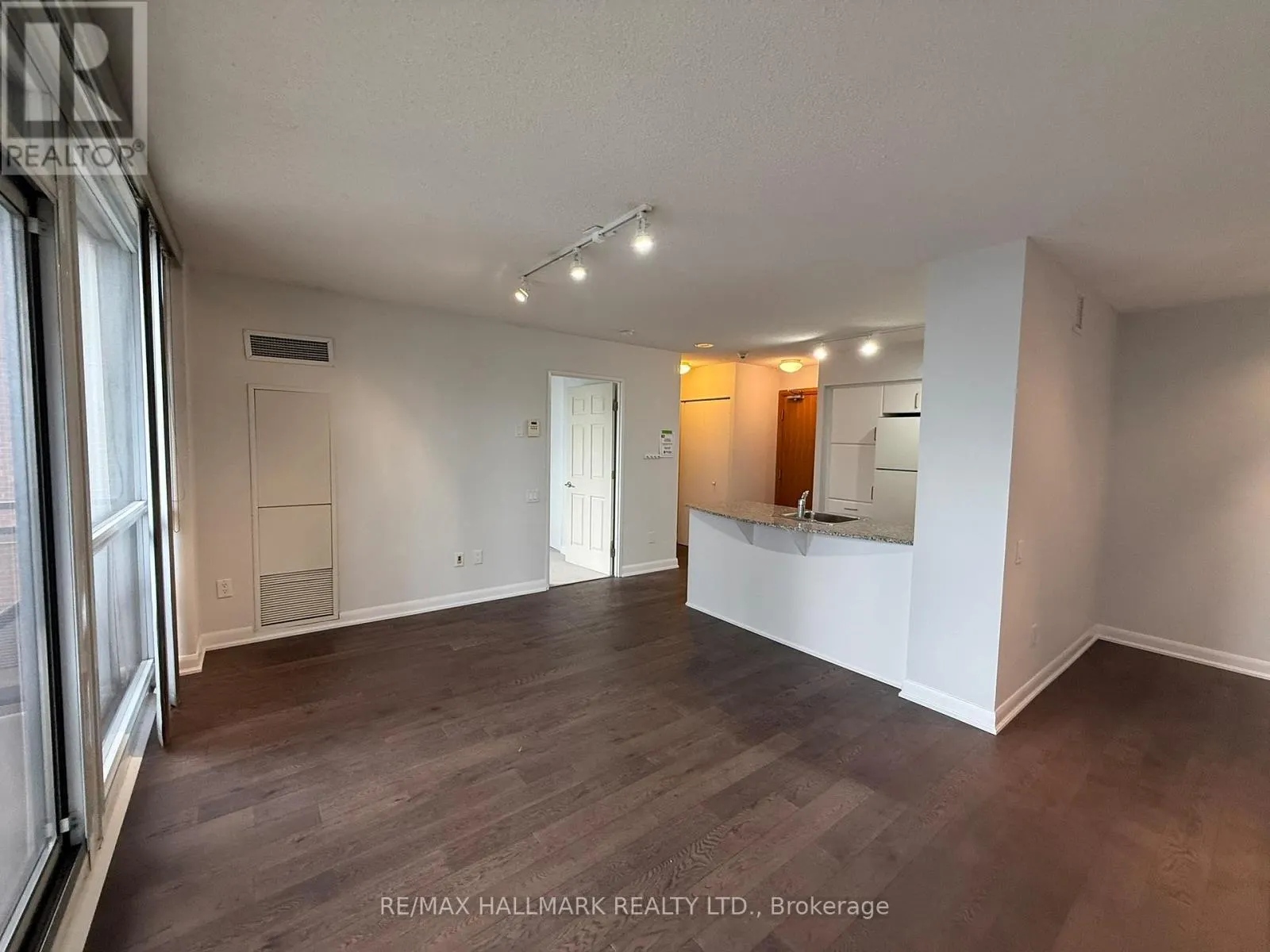 2507 - 33 SHEPPARD AVENUE E