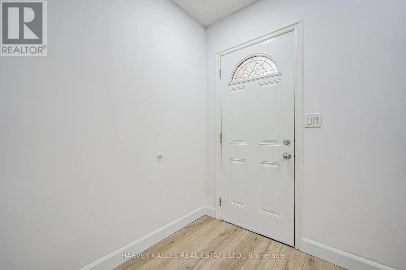 MAIN - 184 CEDRIC AVENUE