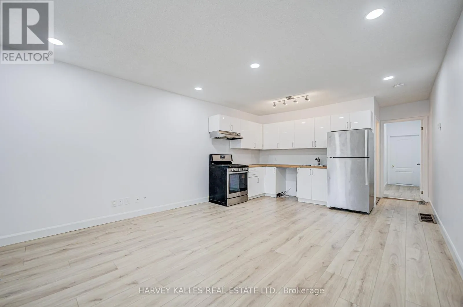 MAIN - 184 CEDRIC AVENUE