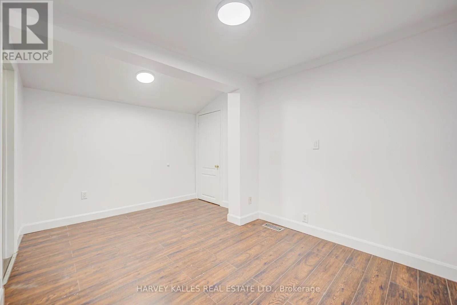 MAIN - 184 CEDRIC AVENUE