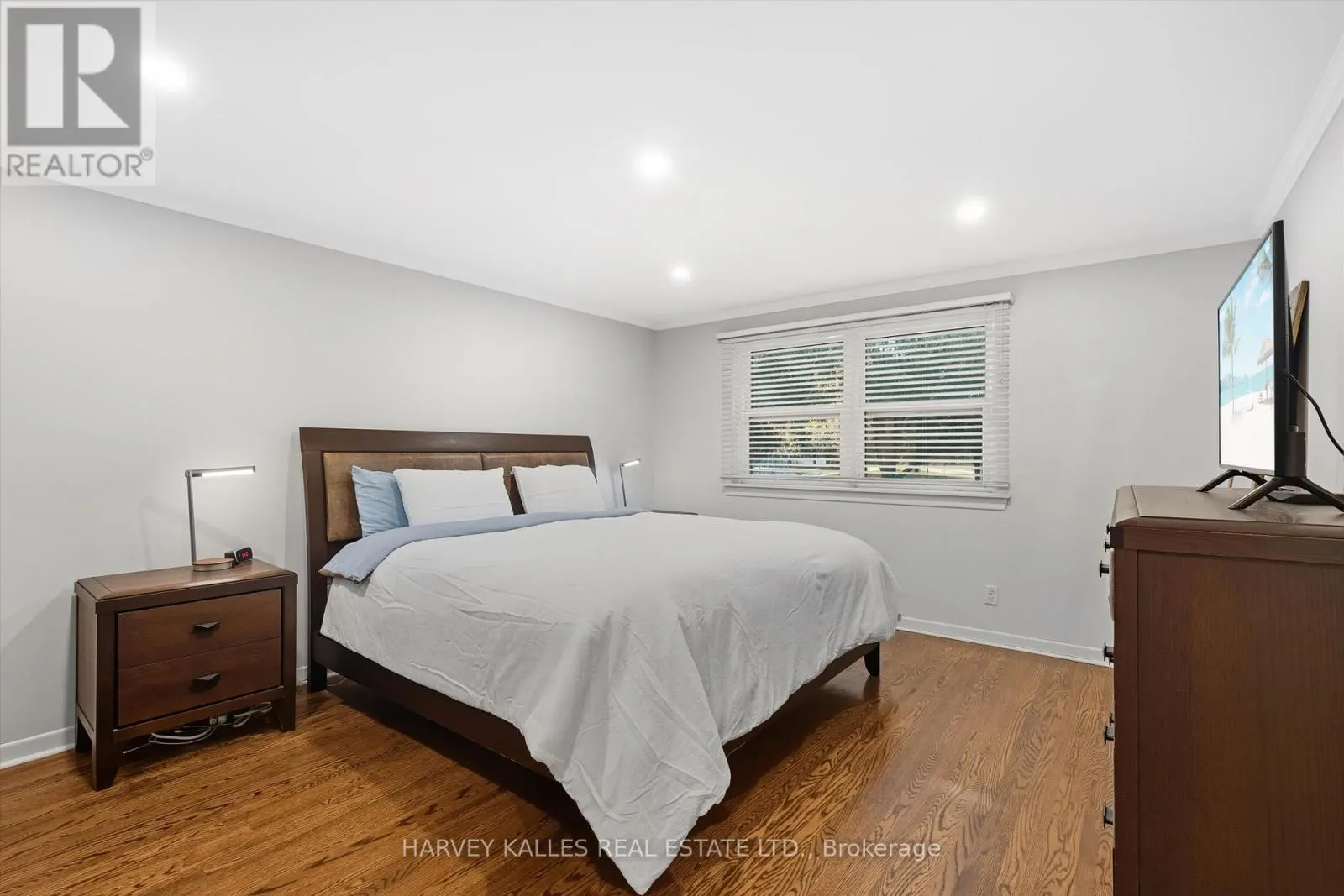 18 FARMSTEAD ROAD