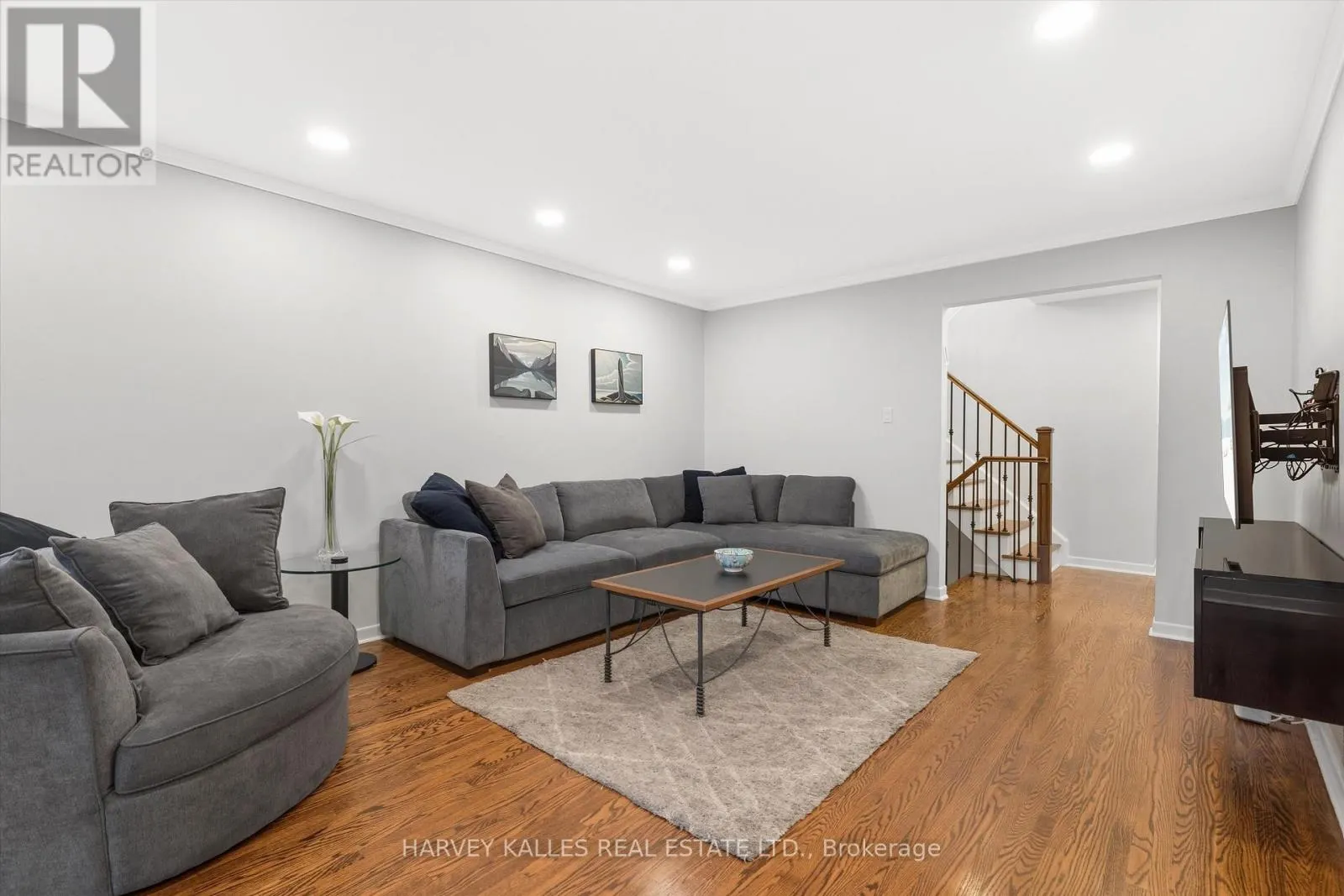 18 FARMSTEAD ROAD