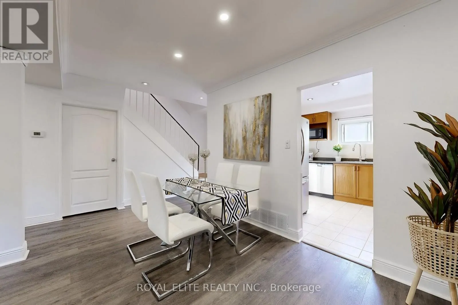 151 - 9 ESTERBROOKE AVENUE