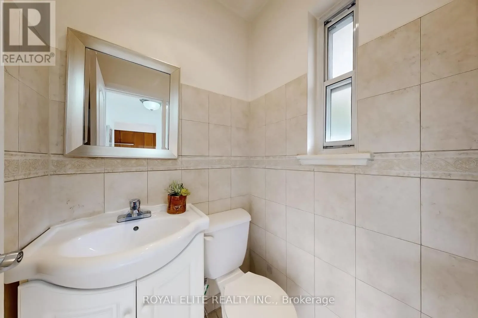 151 - 9 ESTERBROOKE AVENUE