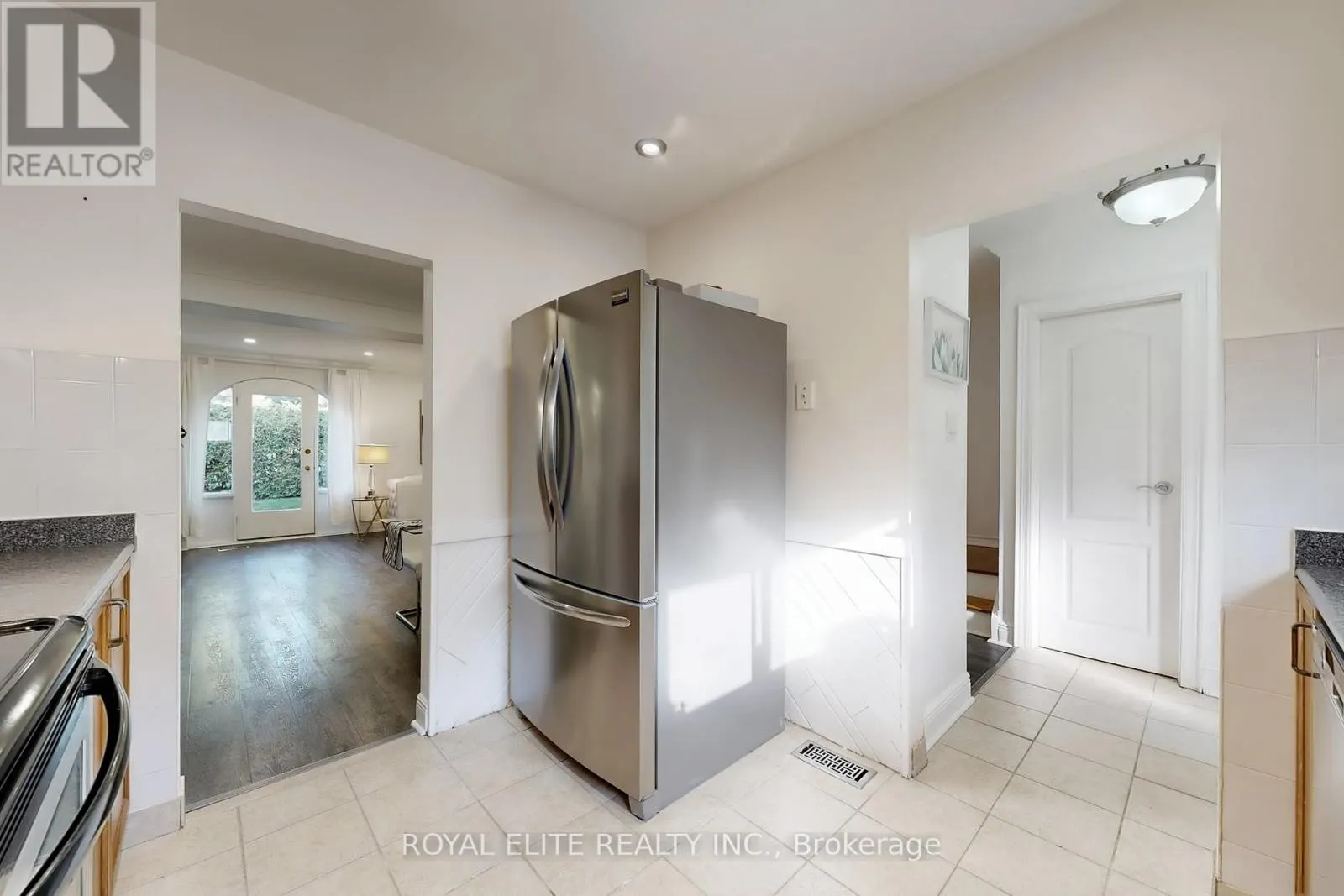 151 - 9 ESTERBROOKE AVENUE