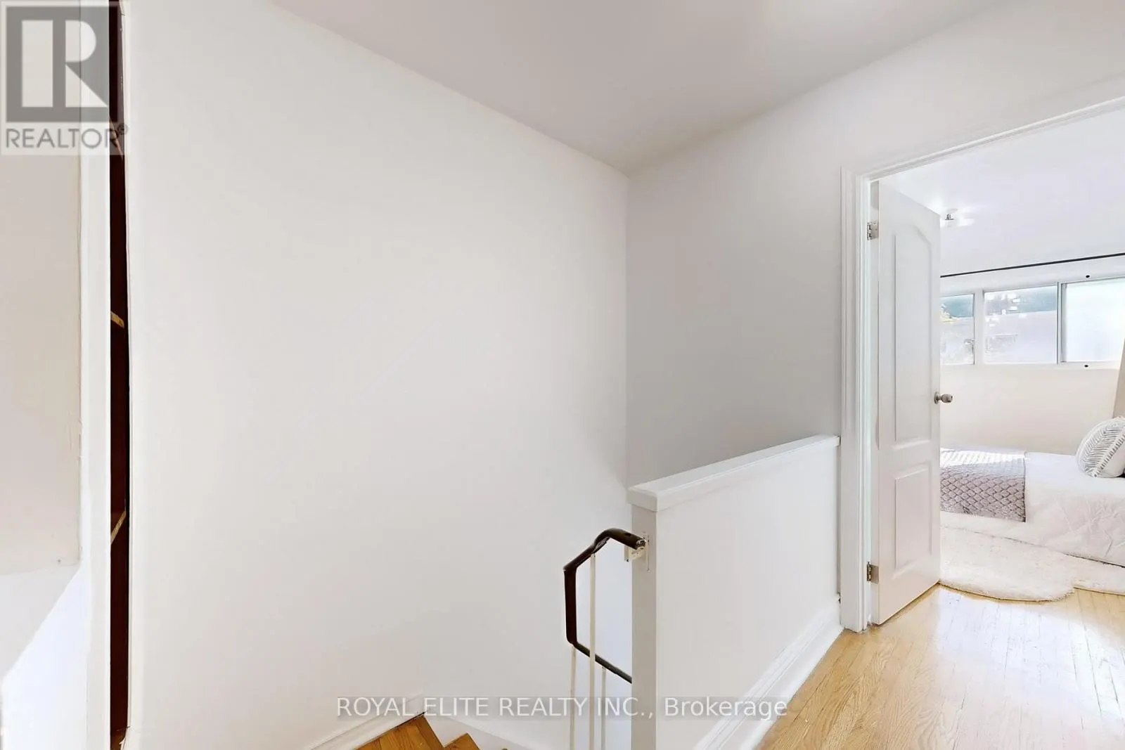 151 - 9 ESTERBROOKE AVENUE