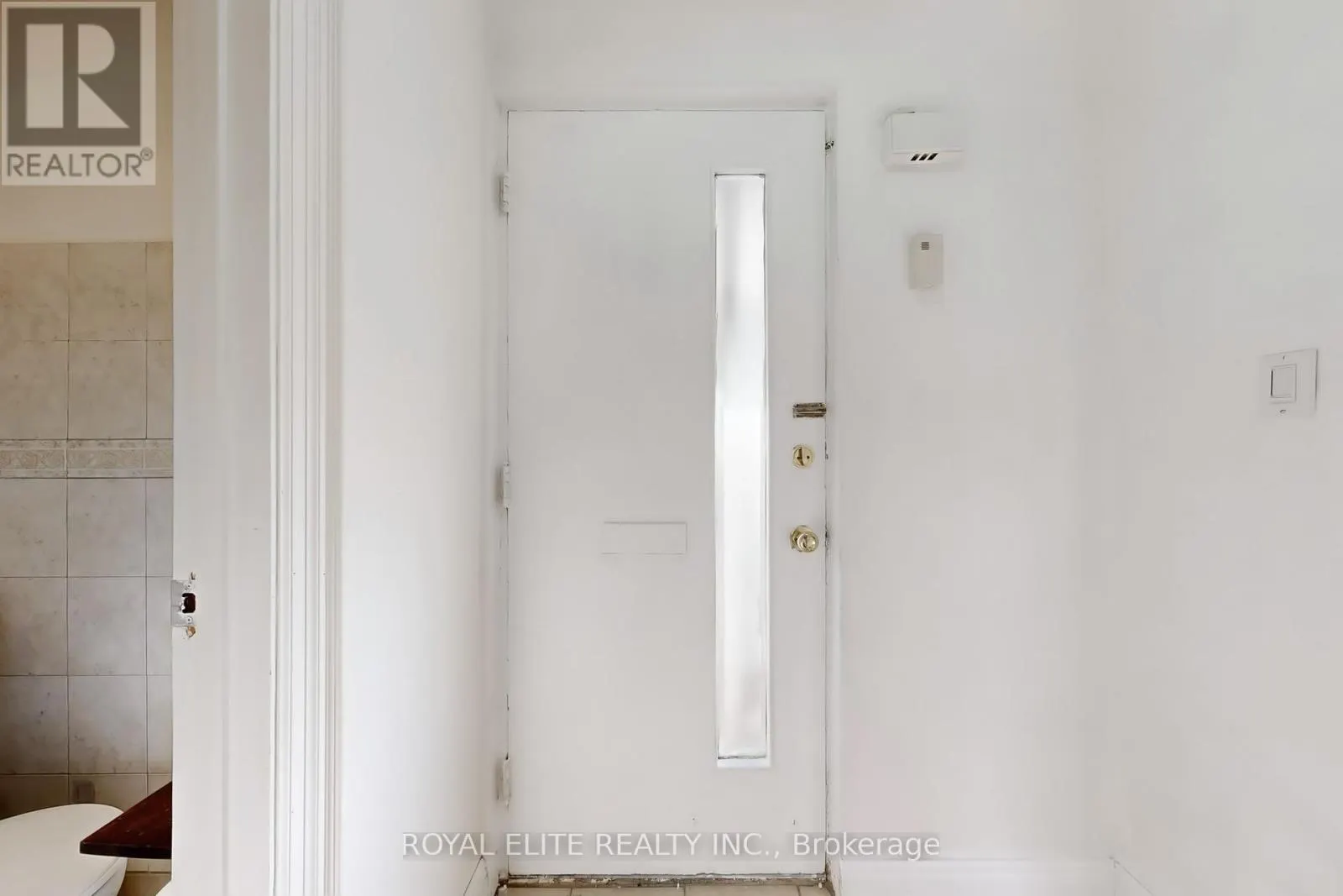151 - 9 ESTERBROOKE AVENUE