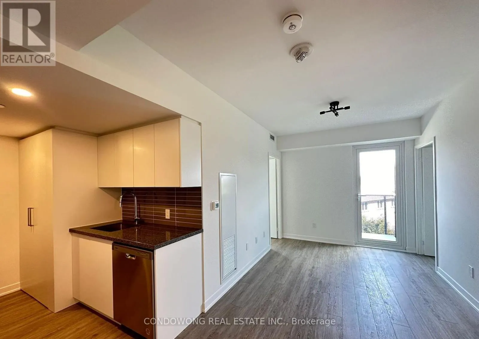 417 - 500 WILSON AVENUE