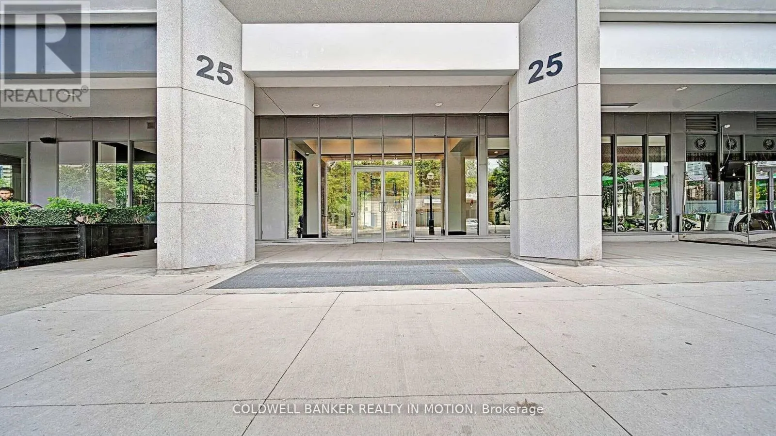 918 - 25 LOWER SIMCOE STREET