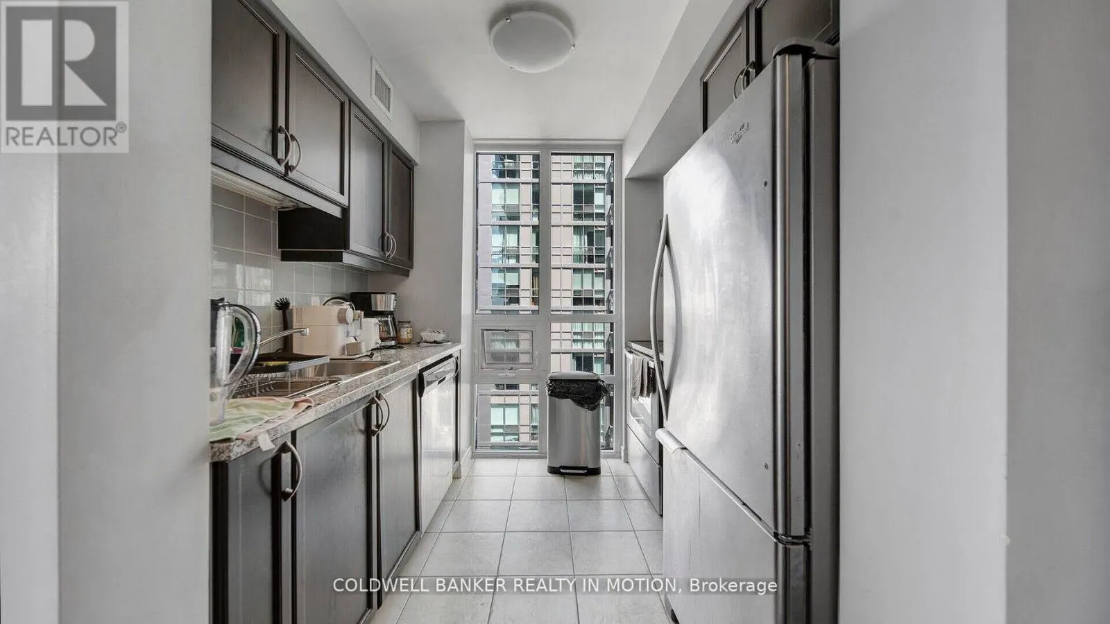 918 - 25 LOWER SIMCOE STREET