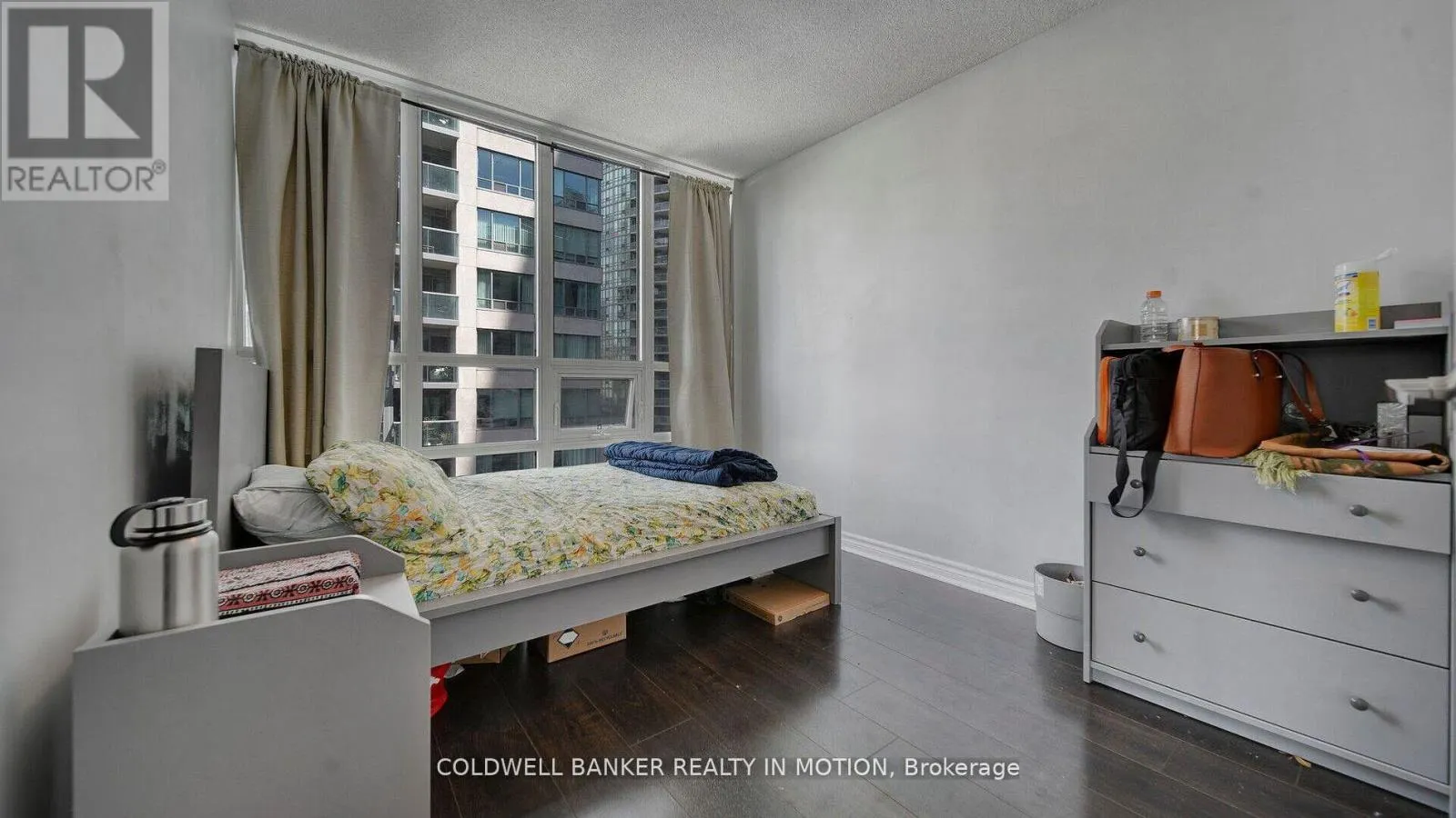 918 - 25 LOWER SIMCOE STREET