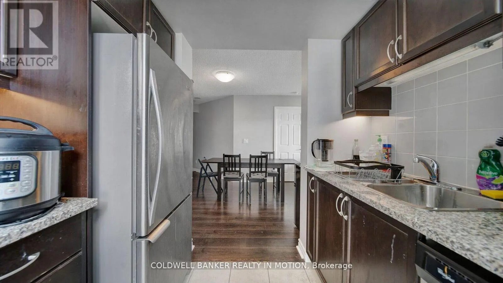 918 - 25 LOWER SIMCOE STREET