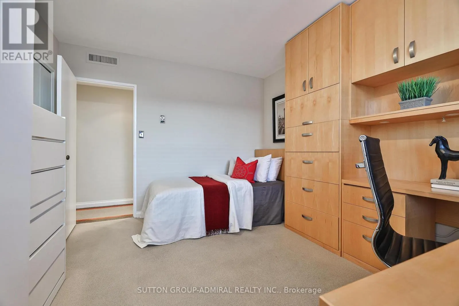303 - 350 LONSDALE ROAD