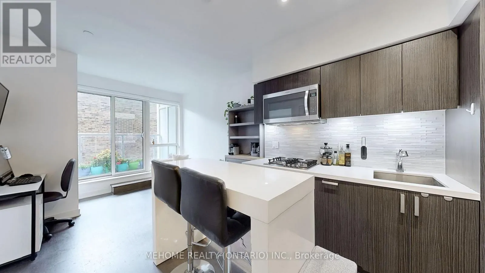 204 - 501 ST. CLAIR AVENUE W