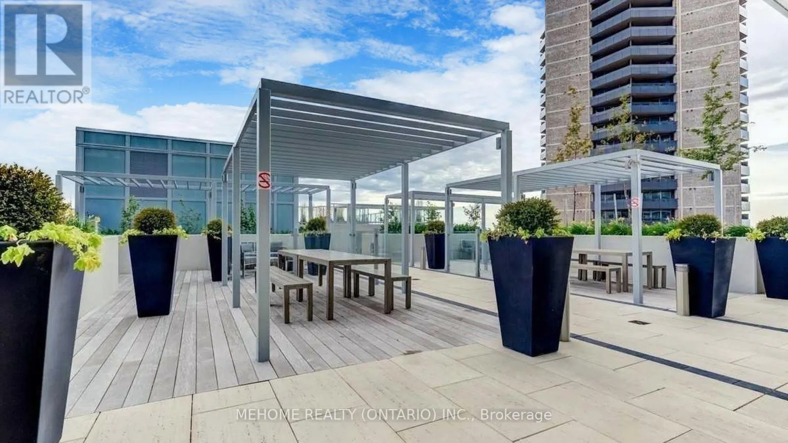 204 - 501 ST. CLAIR AVENUE W