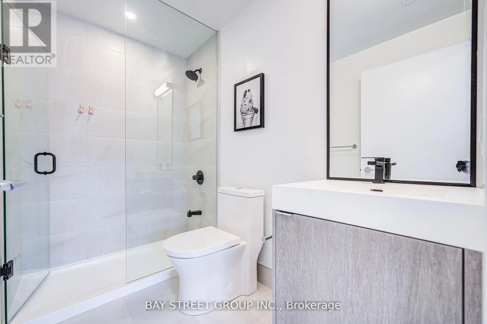 320 - 250 LAWRENCE AVENUE W