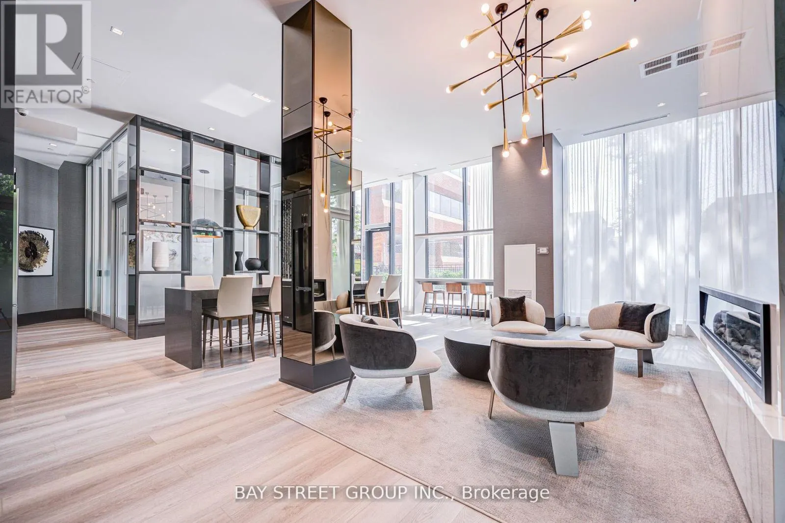 320 - 250 LAWRENCE AVENUE W
