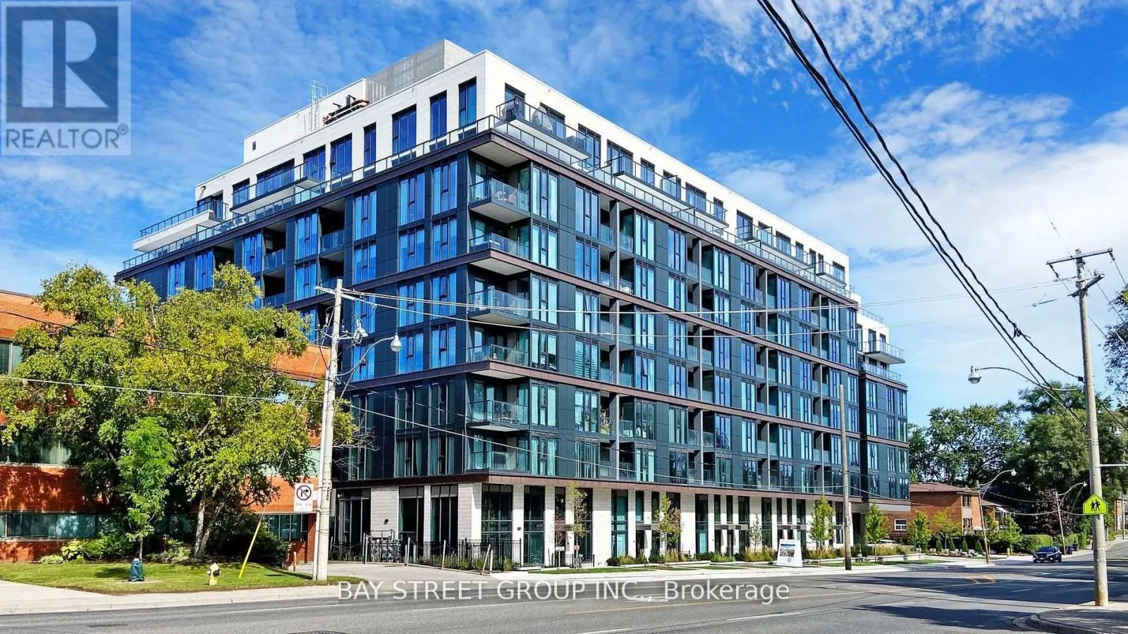 320 - 250 LAWRENCE AVENUE W