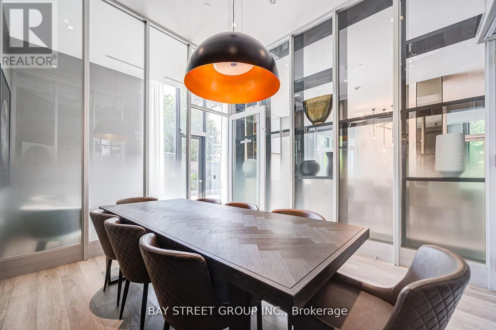 320 - 250 LAWRENCE AVENUE W