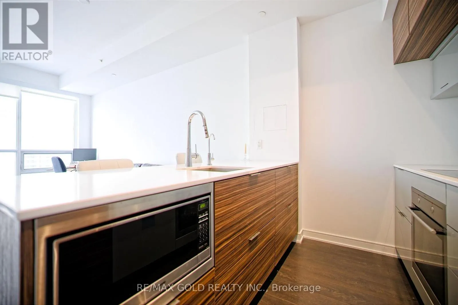 4608 - 88 SCOTT STREET
